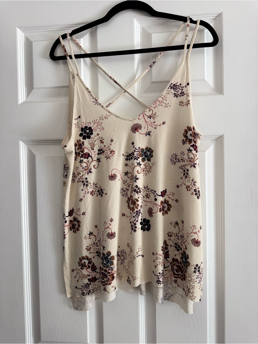 American Eagle Outfitters Cream Floral V-Neck Strappy Cami